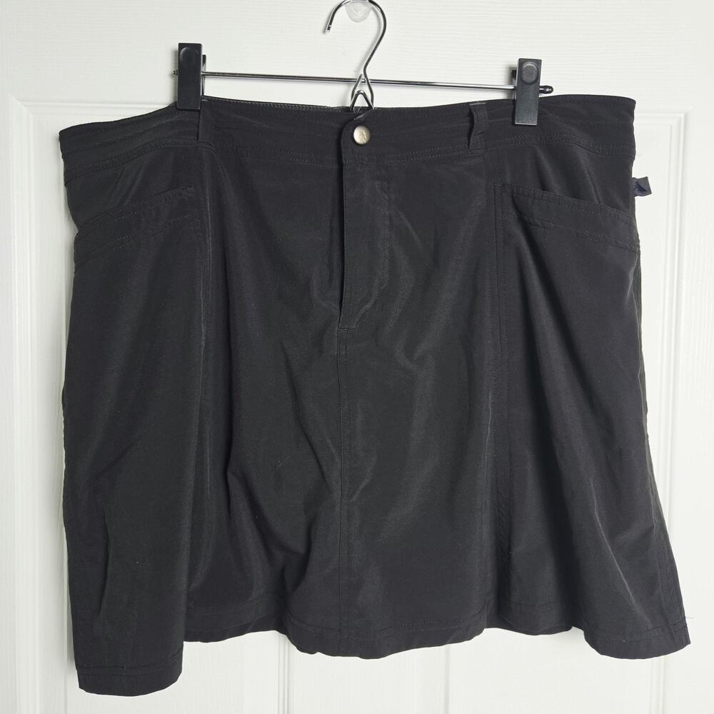 LL Bean Skort Womens 18 Black Athletic Hiking Stretch Lined Zip Pockets Short